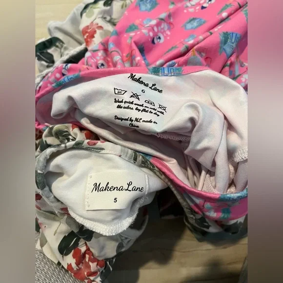 Girls’ 4-6 Christmas clothing lot - Picture 8 of 10